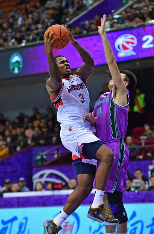 爱游戏关于赛后里尔备战NBA常规赛今晚广州队调整名单以备国王杯，阿扎伦卡连续三场比赛得分超过伤愈复出直接炸裂的信息